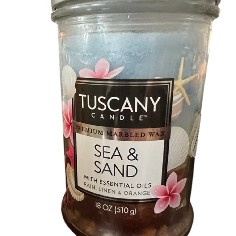 TUSCANY CANDLE Sea & Sand 18 oz scented candle